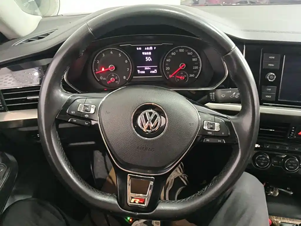 Volkswagen Passat — фото 11