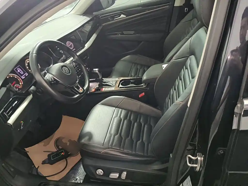 Volkswagen Passat — фото 15