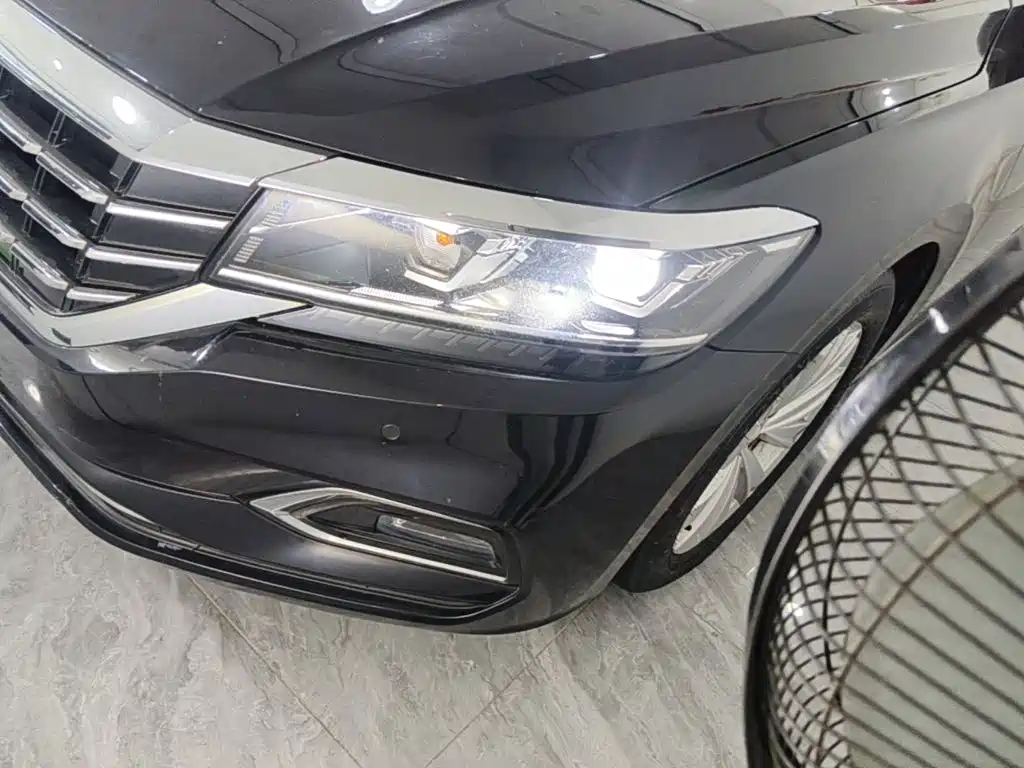 Volkswagen Passat — фото 24