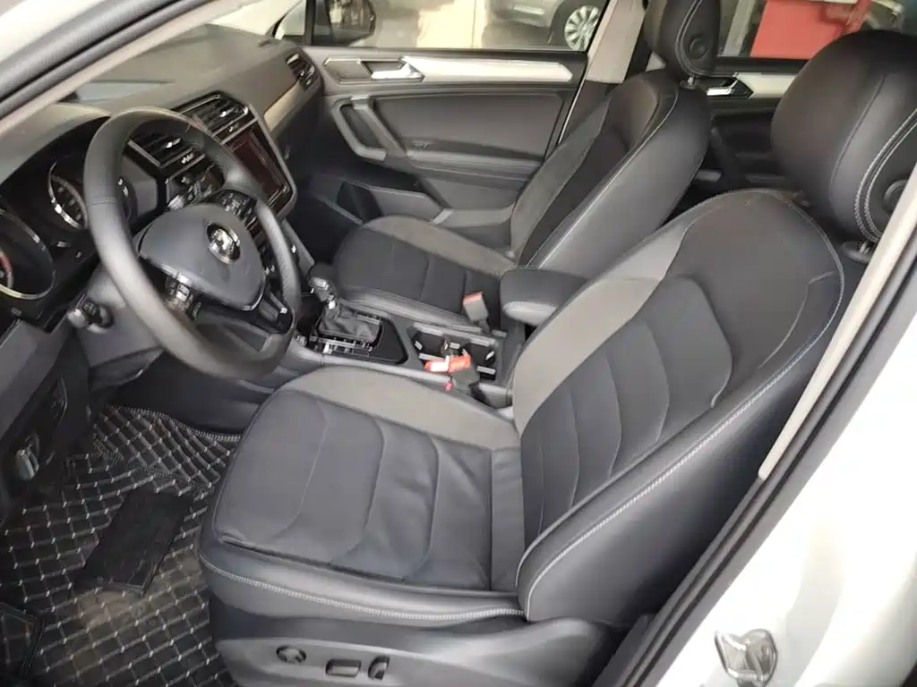 Volkswagen Tiguan L — фото 15