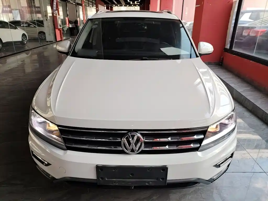 Volkswagen Tiguan L — фото 3