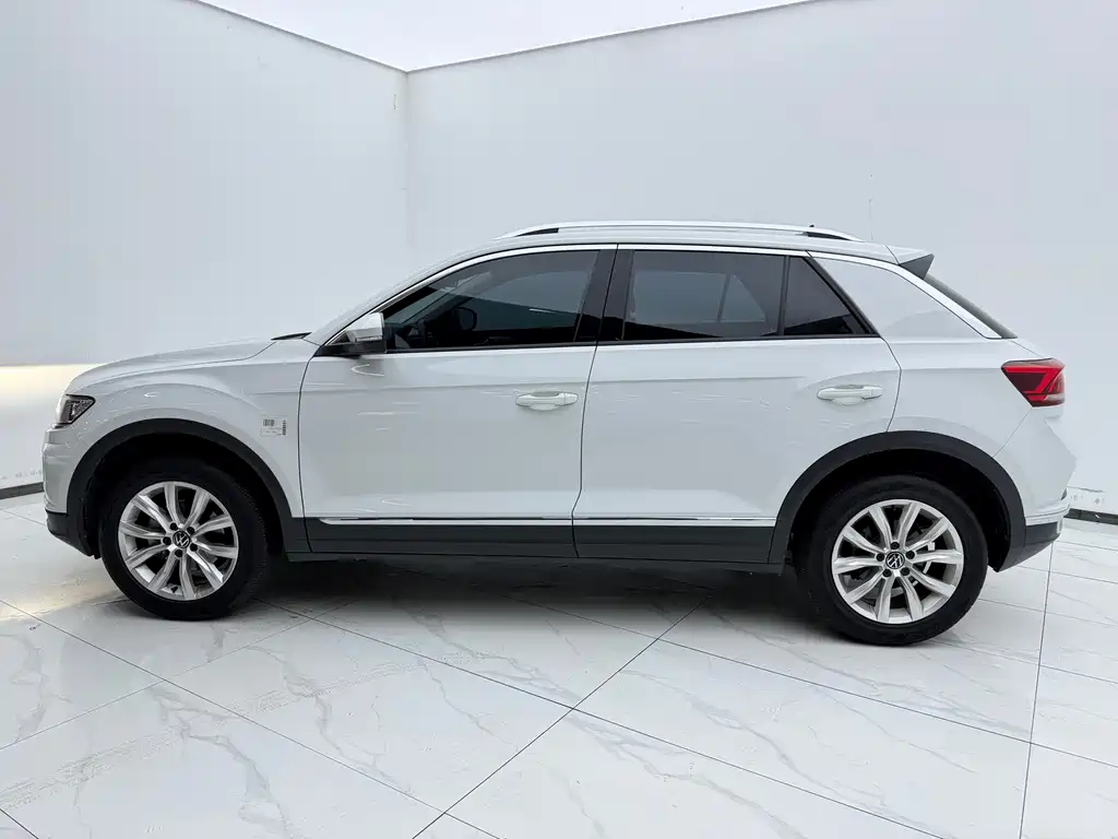 Volkswagen T-Roc — фото 3