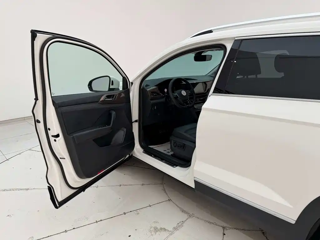 Volkswagen Tharu — фото 24