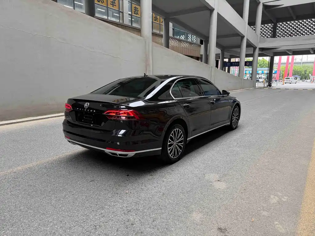 Volkswagen Phideon — фото 6