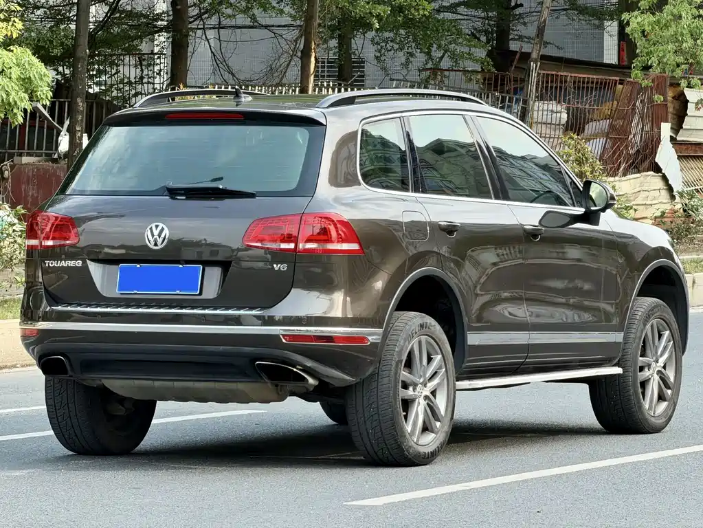 Volkswagen Touareg — фото 7