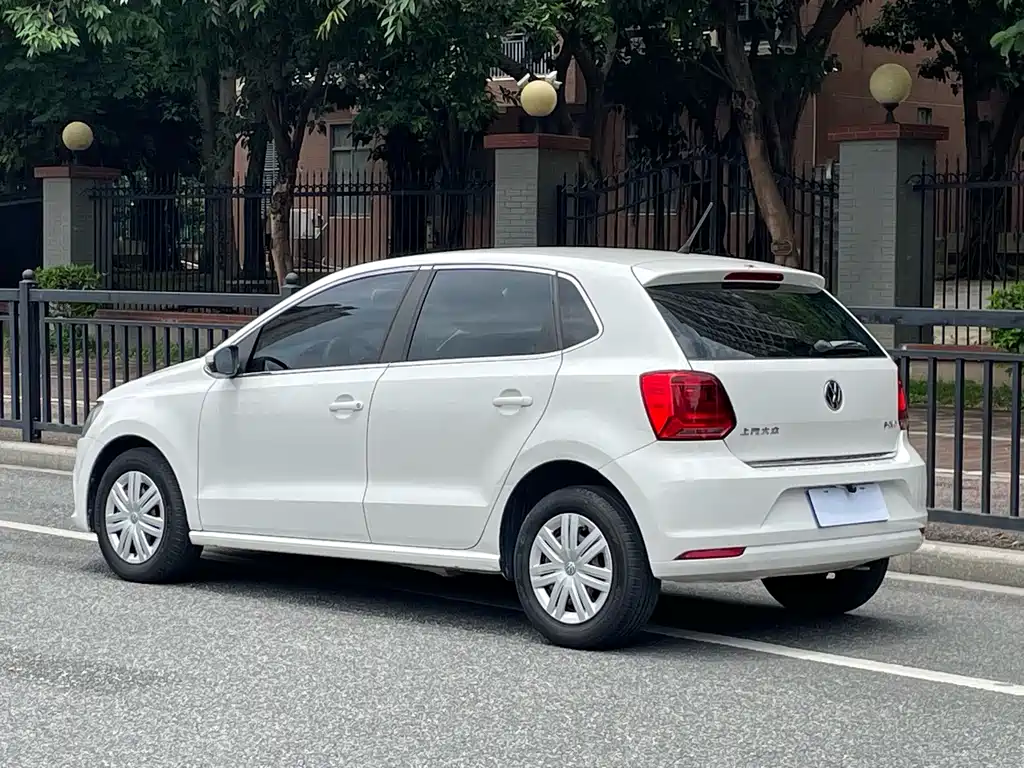 Volkswagen Polo — фото 3
