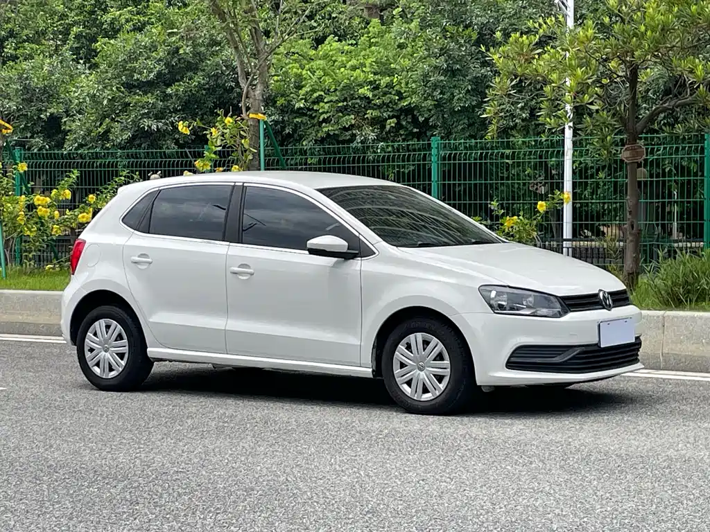 Volkswagen Polo — фото 7
