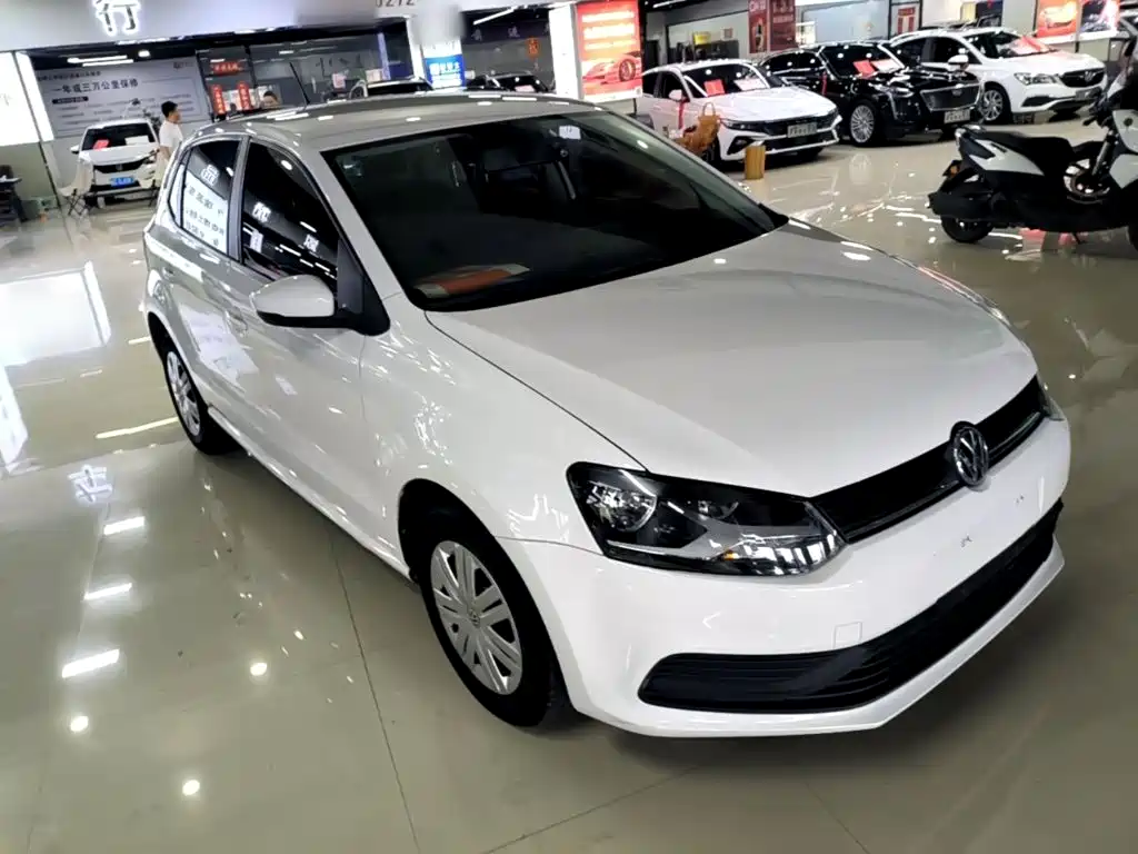 Volkswagen Polo — фото 4