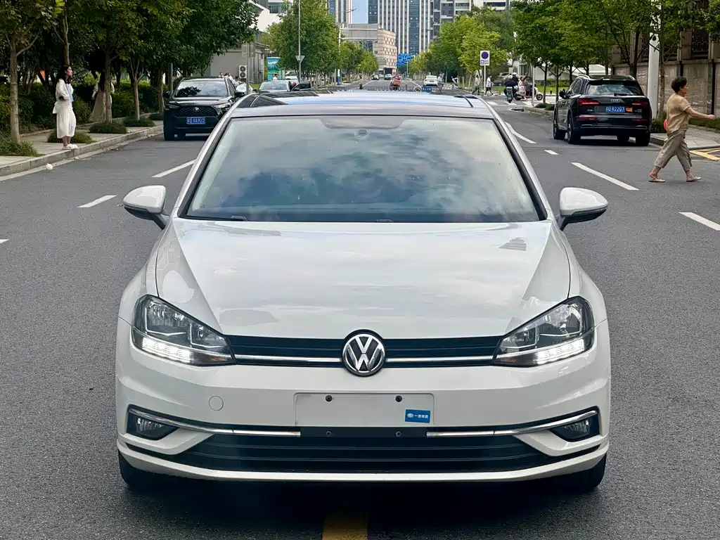 Volkswagen Golf — фото 4