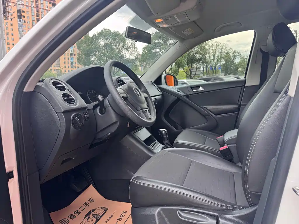 Volkswagen Tiguan — фото 4