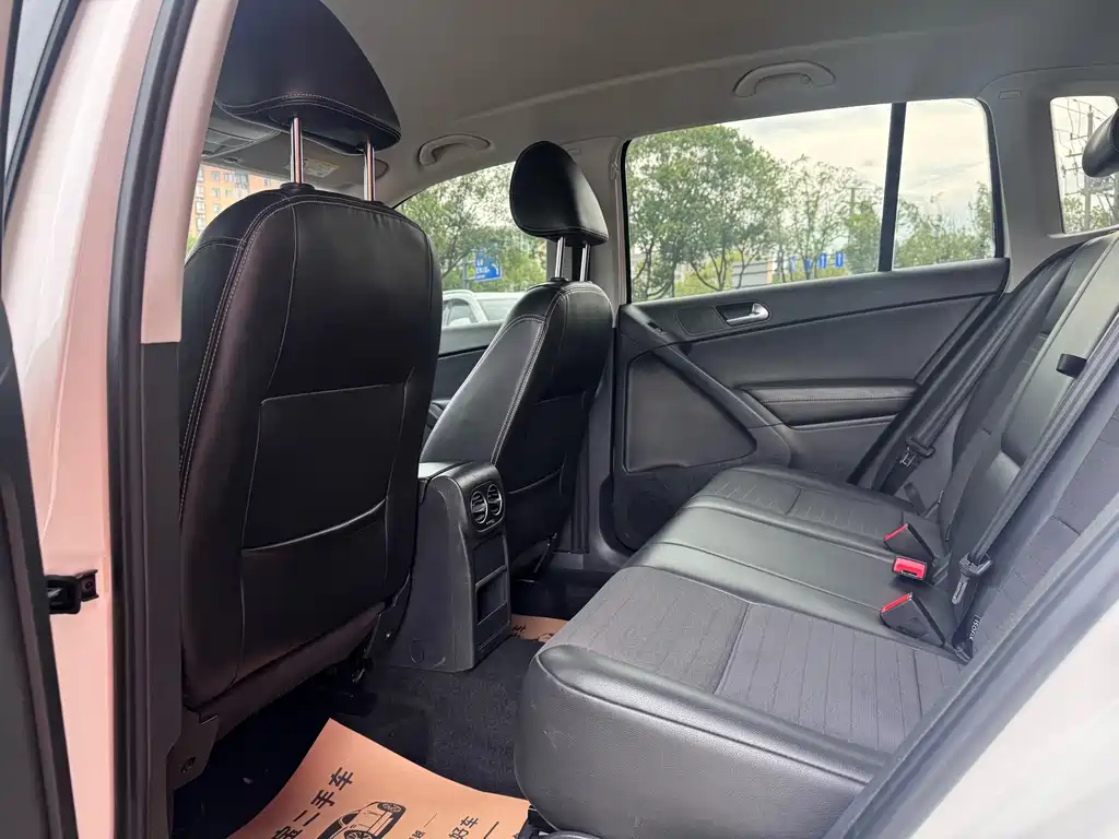 Volkswagen Tiguan — фото 7
