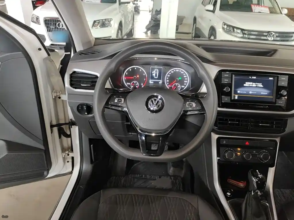 Volkswagen T-Cross — фото 11