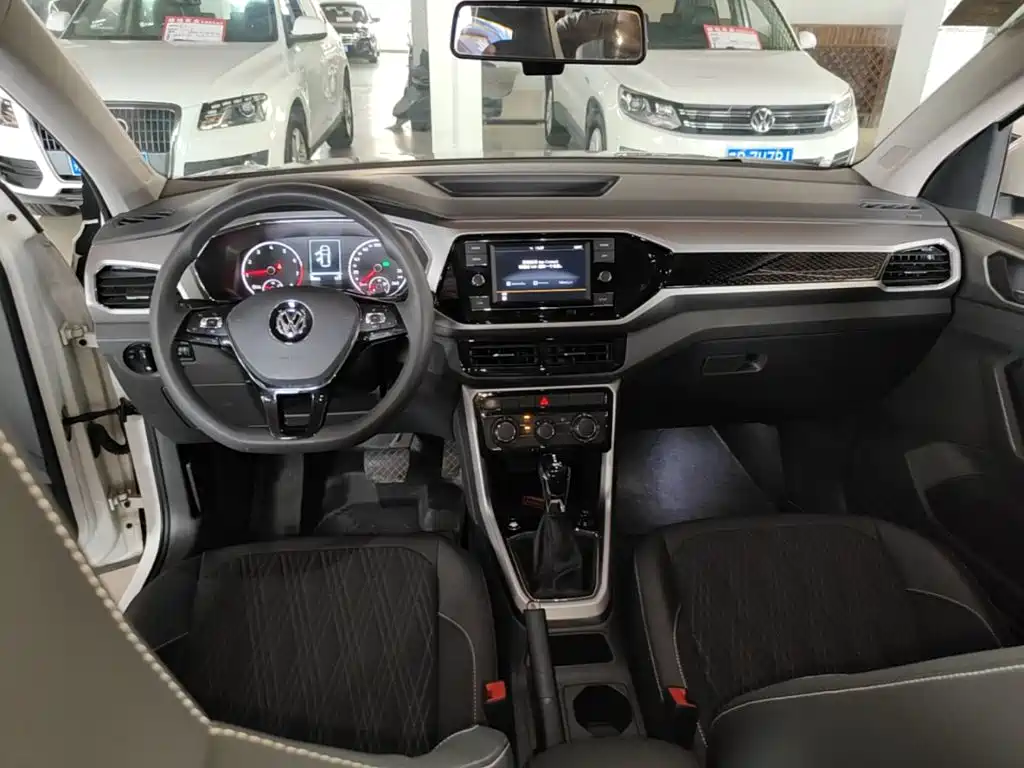 Volkswagen T-Cross — фото 10