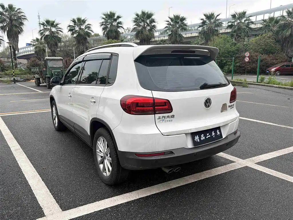 Volkswagen Tiguan — фото 8