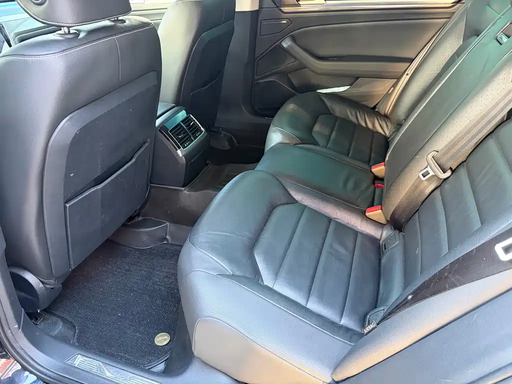 Volkswagen Phideon — фото 5