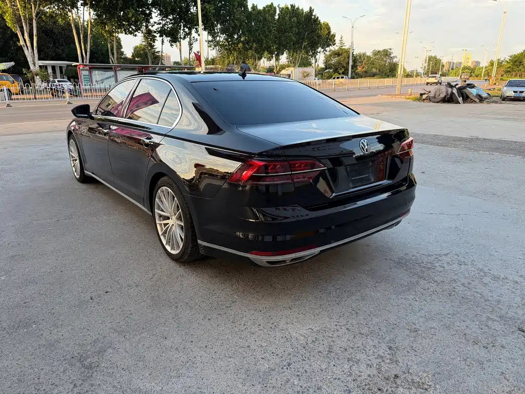 Volkswagen Phideon — фото 7