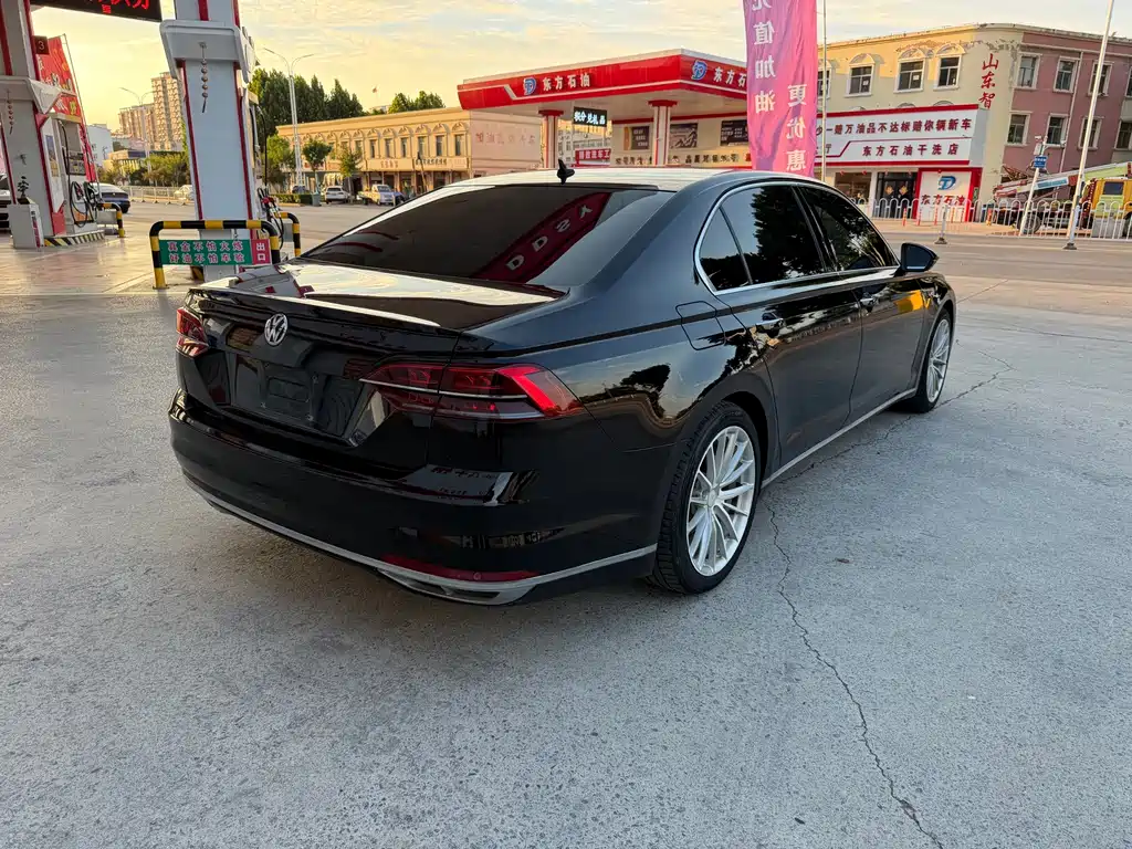 Volkswagen Phideon — фото 9