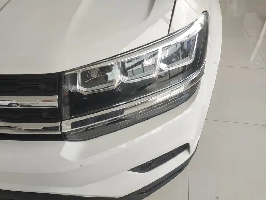 Volkswagen Tharu — фото 24
