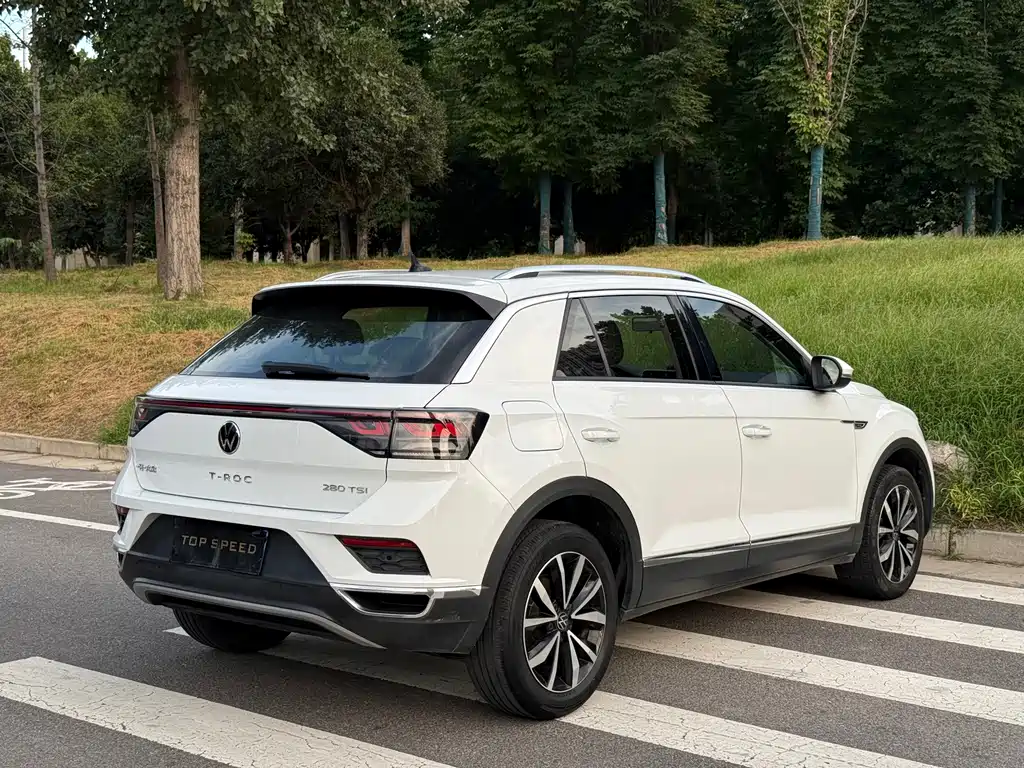 Volkswagen T-Roc — фото 8