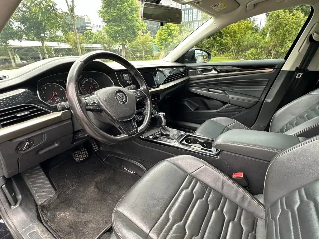 Volkswagen Passat — фото 11