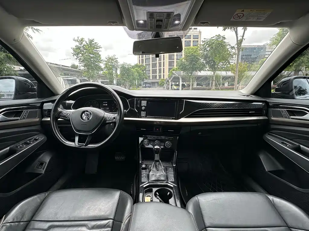 Volkswagen Passat — фото 15