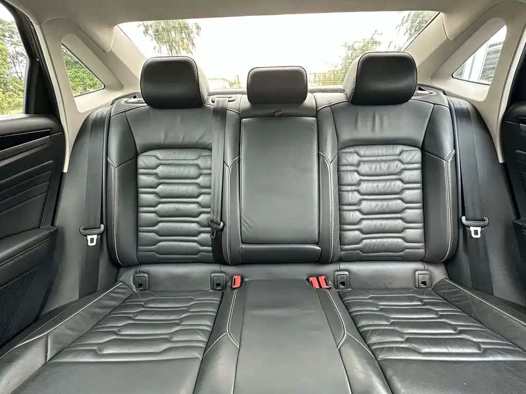 Volkswagen Passat — фото 22