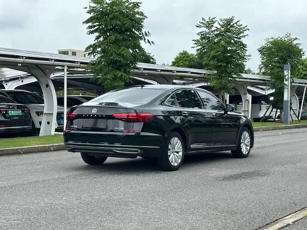 Volkswagen Passat — фото 4