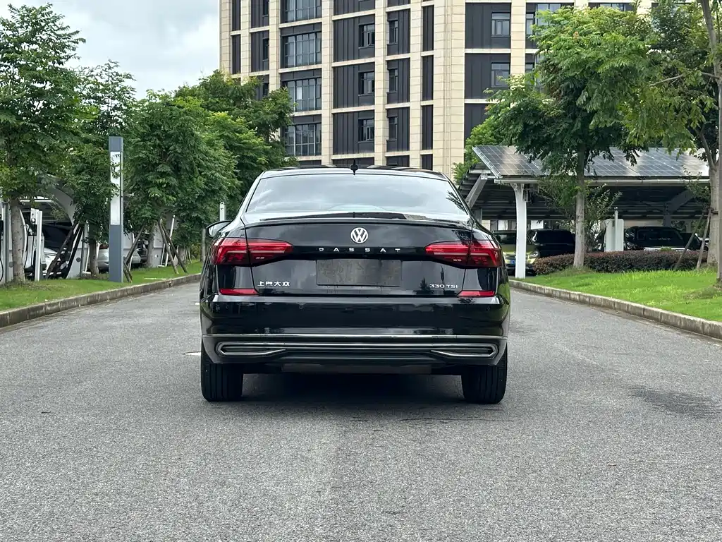 Volkswagen Passat — фото 5