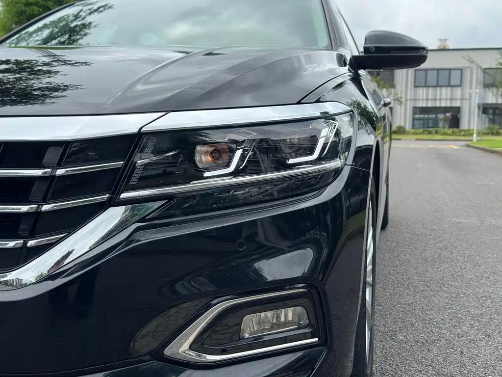 Volkswagen Passat — фото 7