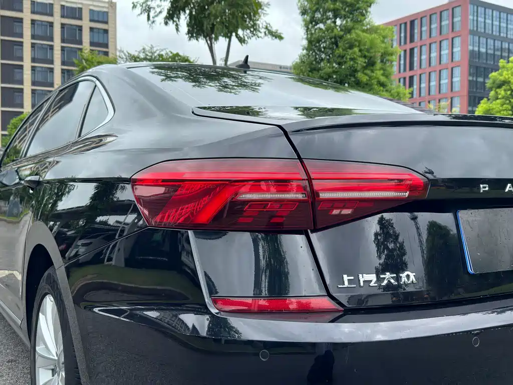 Volkswagen Passat — фото 8