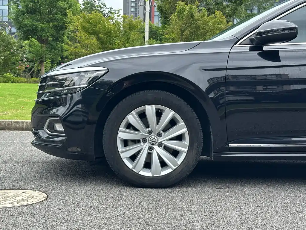Volkswagen Passat — фото 9