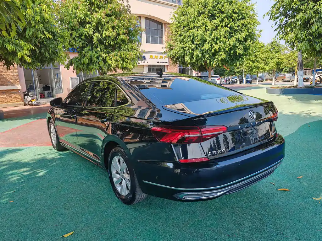 Volkswagen Passat — фото 5