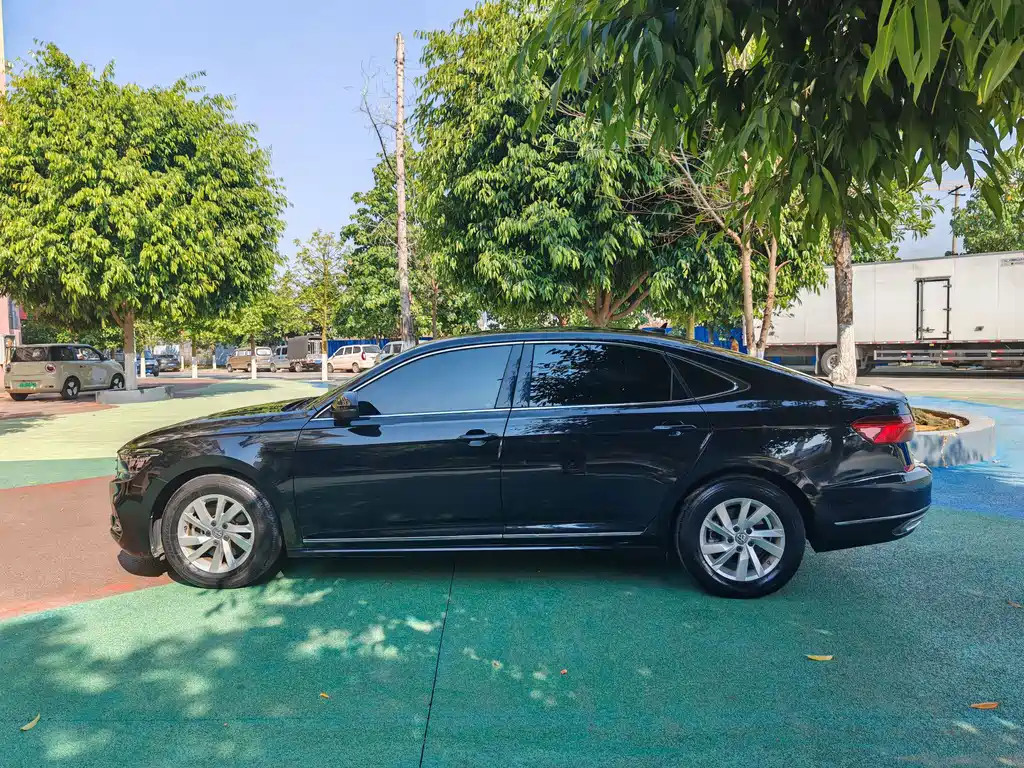 Volkswagen Passat — фото 7