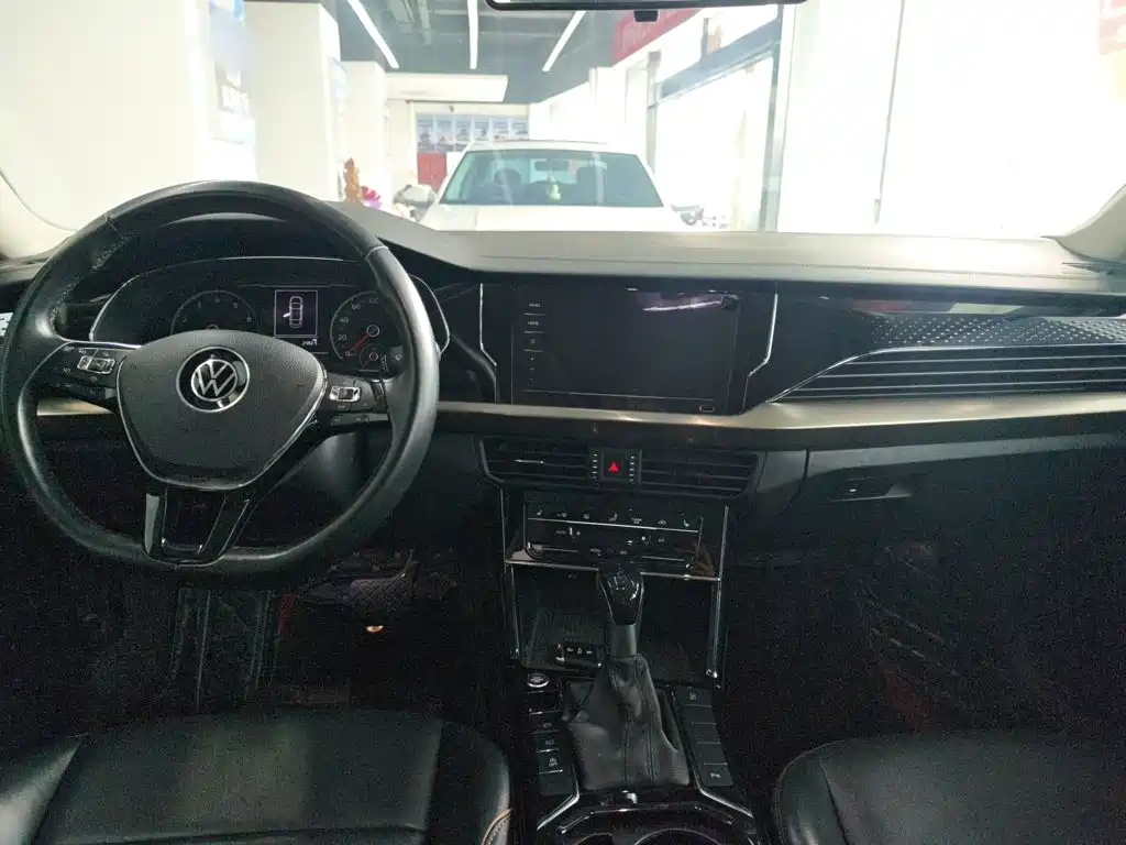 Volkswagen Passat — фото 14