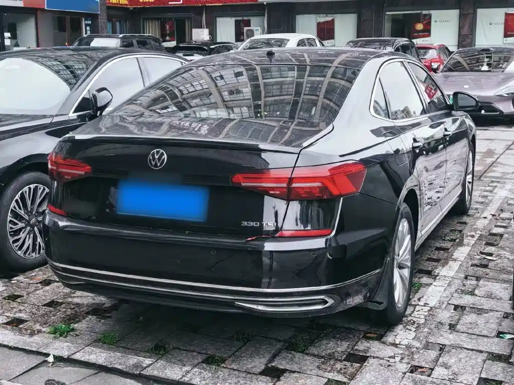 Volkswagen Passat — фото 7