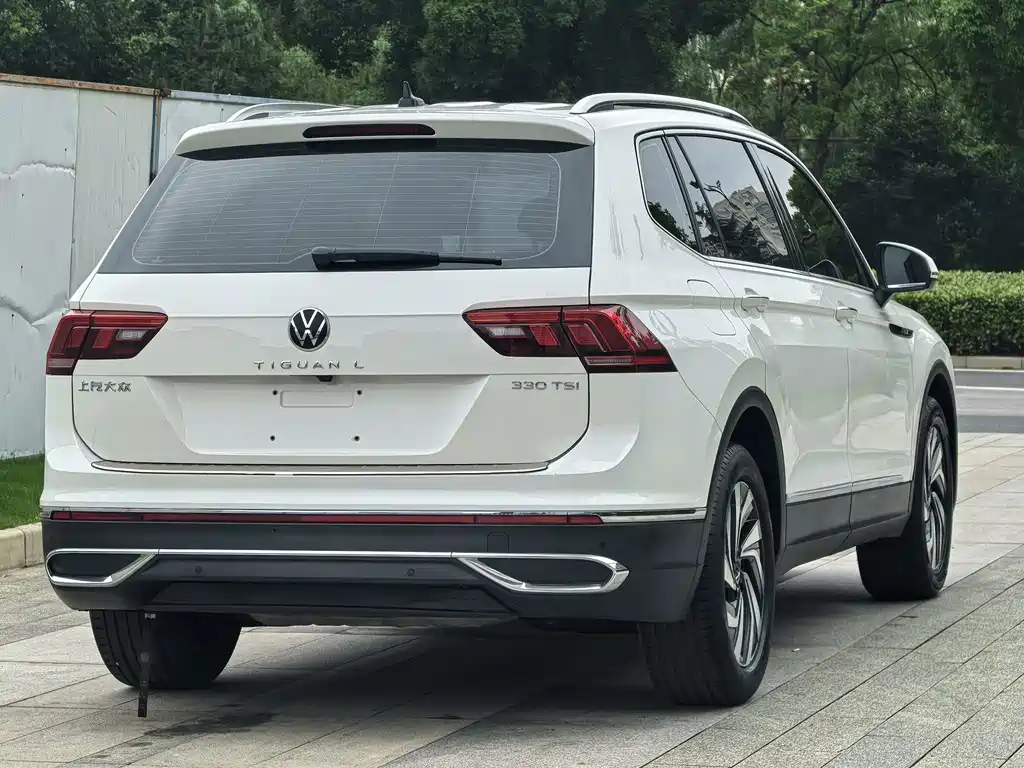 Volkswagen Tiguan L — фото 4