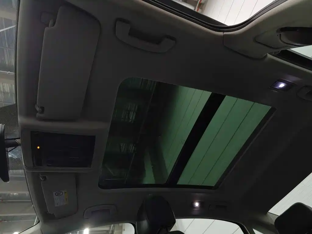 Volkswagen Passat — фото 14