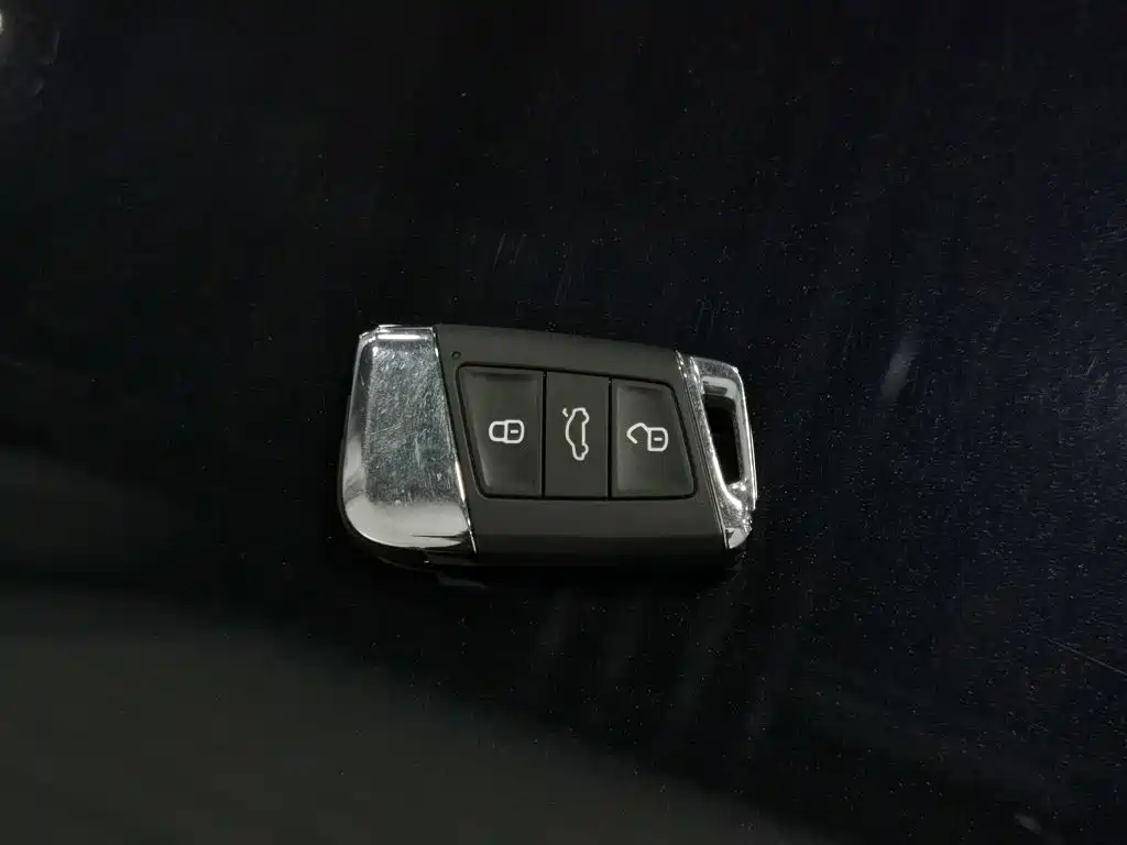 Volkswagen Passat — фото 19