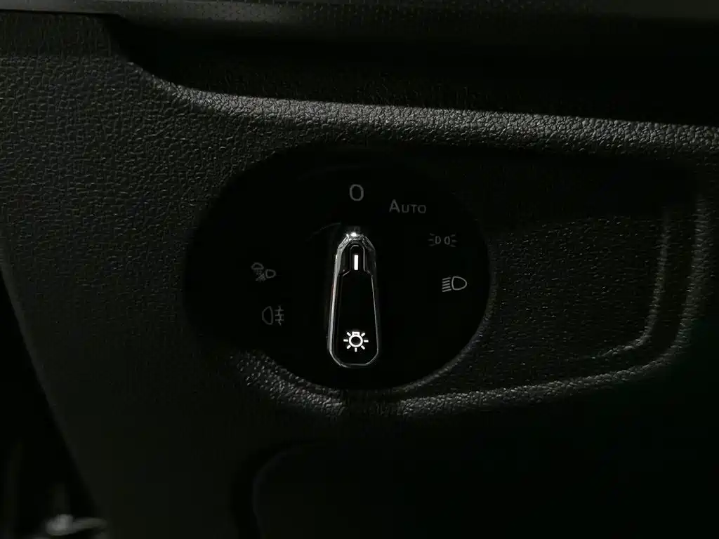 Volkswagen Passat — фото 21