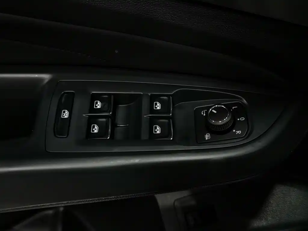 Volkswagen Passat — фото 9
