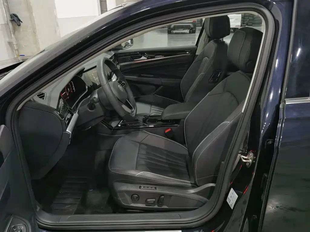Volkswagen Passat — фото 10