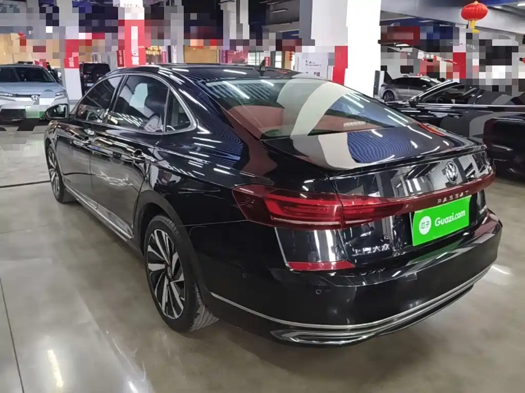 Volkswagen Passat — фото 23