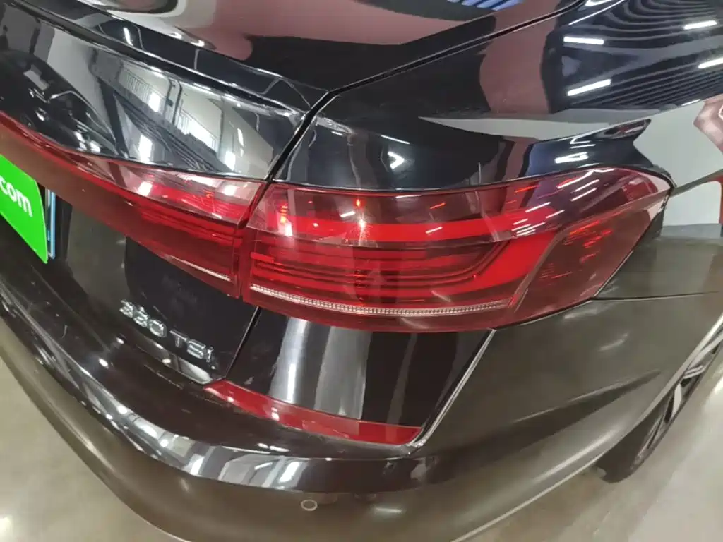 Volkswagen Passat — фото 24