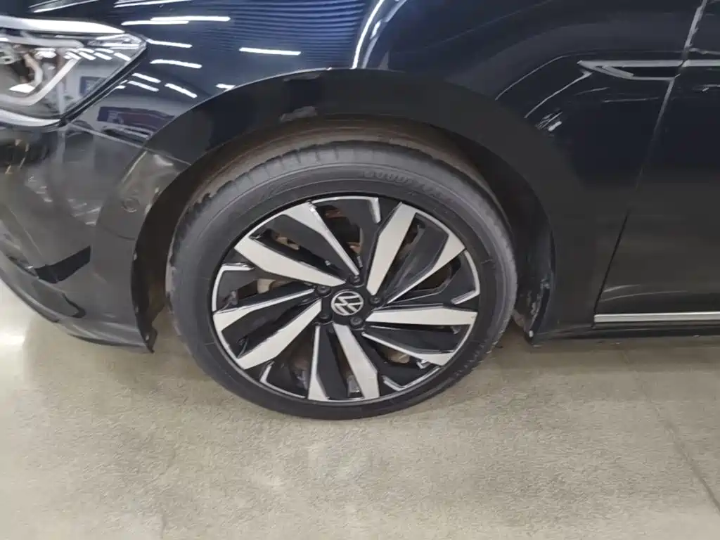 Volkswagen Passat — фото 25