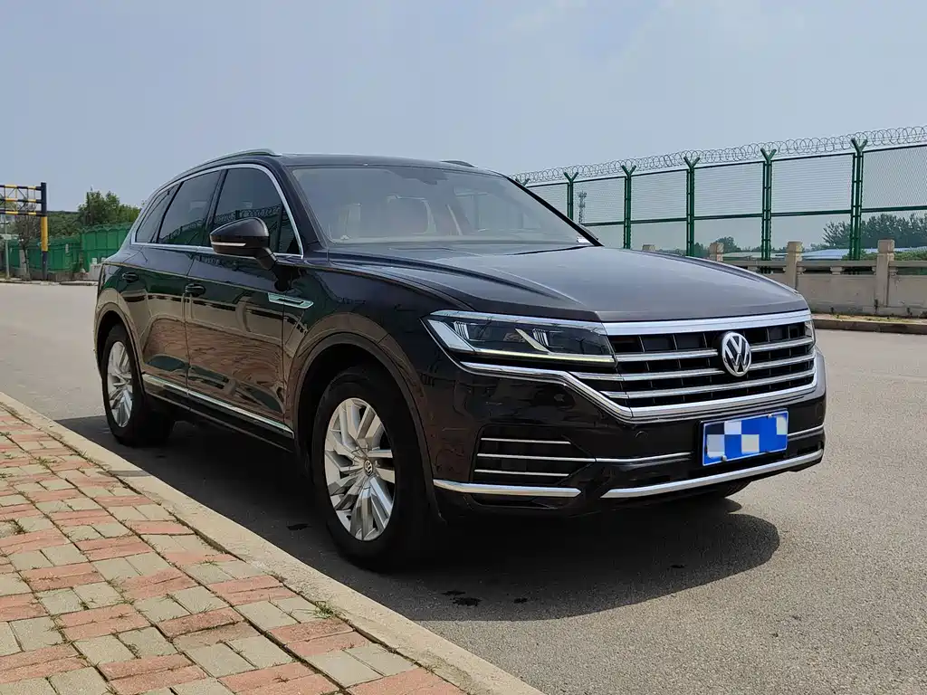 Volkswagen Touareg — фото 2
