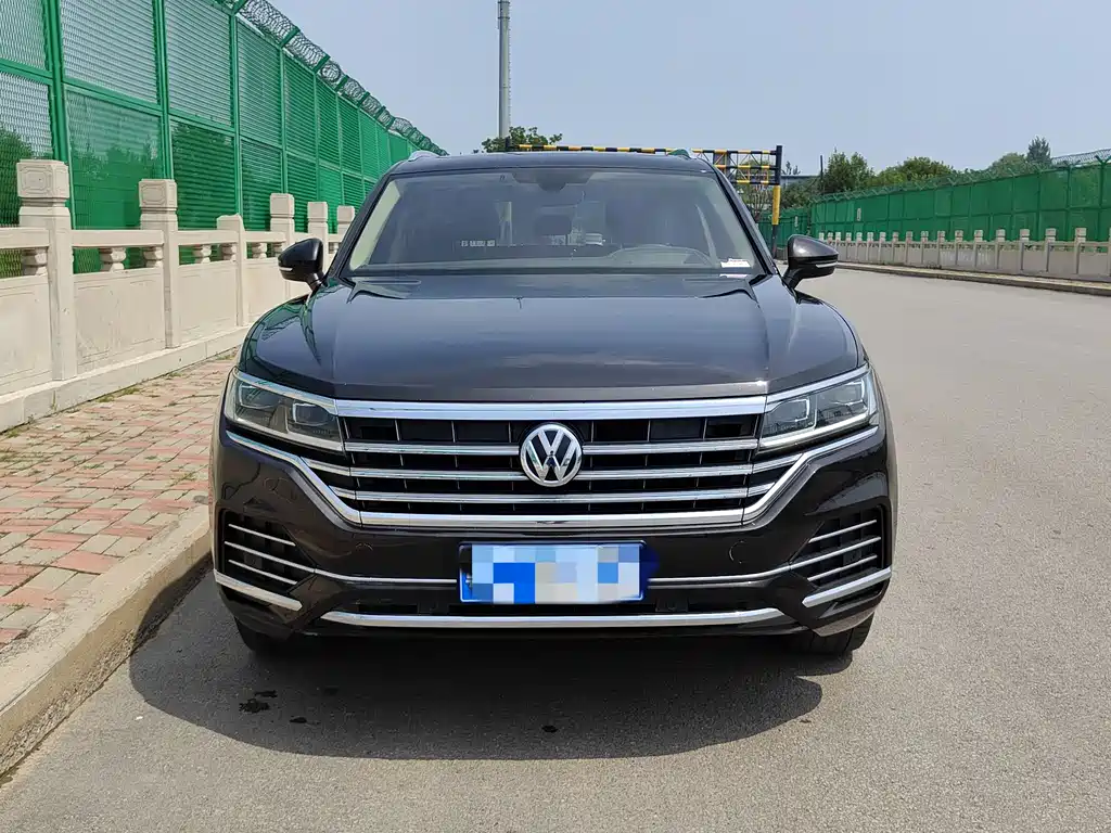 Volkswagen Touareg — фото 3
