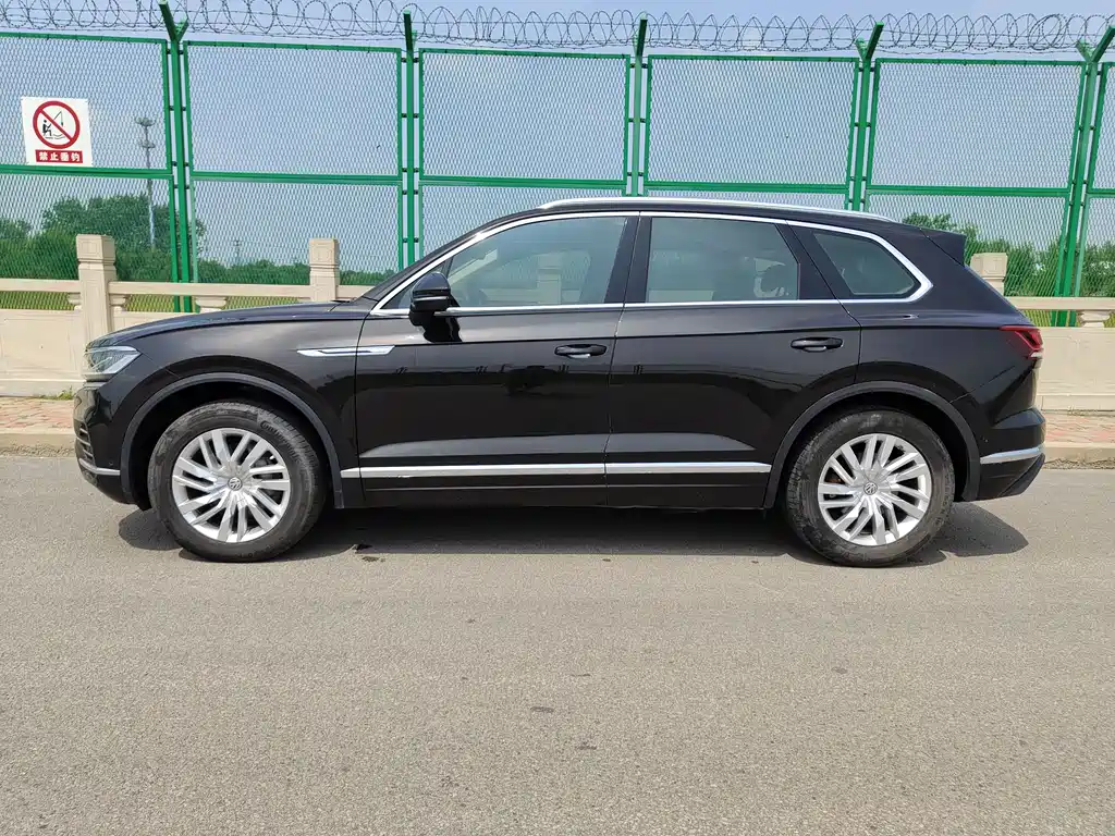 Volkswagen Touareg — фото 4
