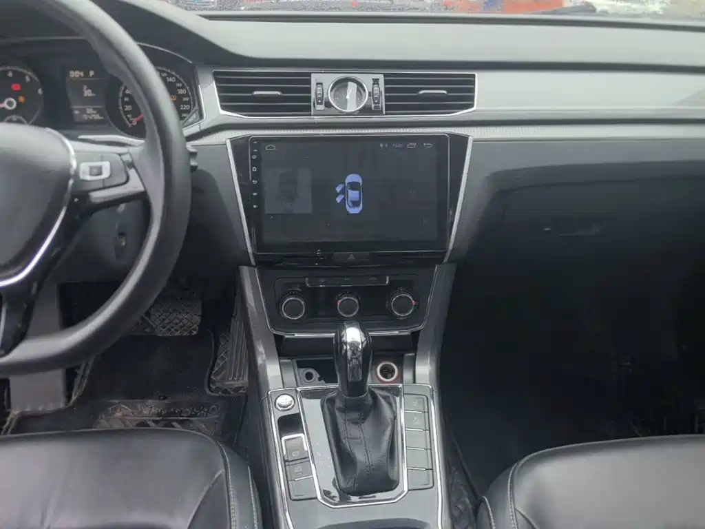 Volkswagen Passat — фото 13