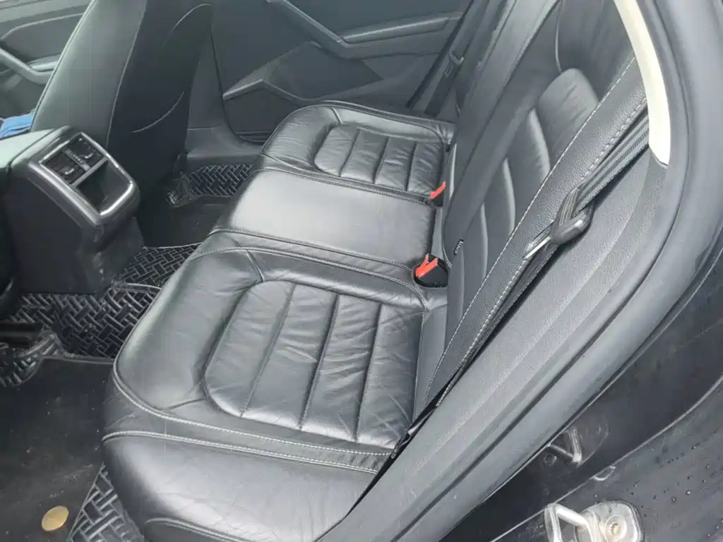 Volkswagen Passat — фото 17