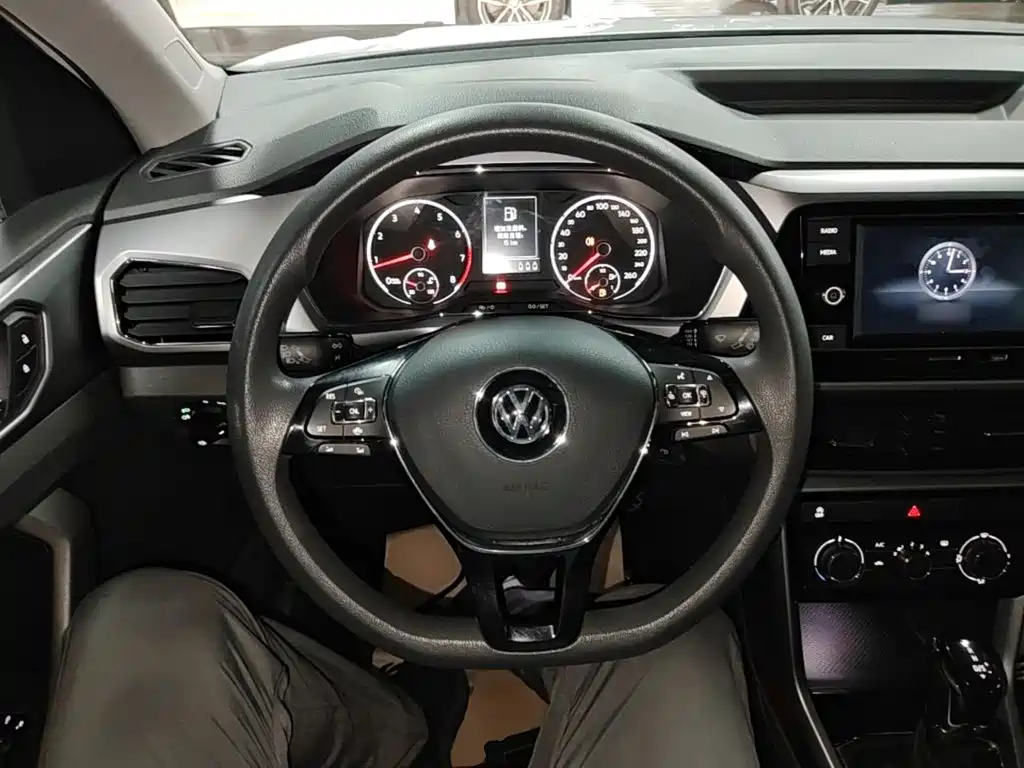 Volkswagen T-Cross — фото 11